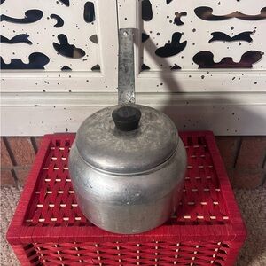 Aluminum Saucepan with Lid and Long Handle - Silver